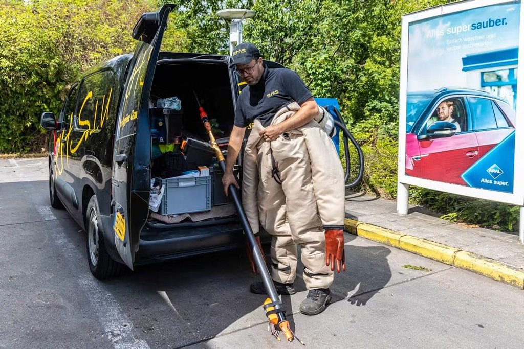 élimination des frelons asiatiques par RHS dans une station service au Luxembourg
